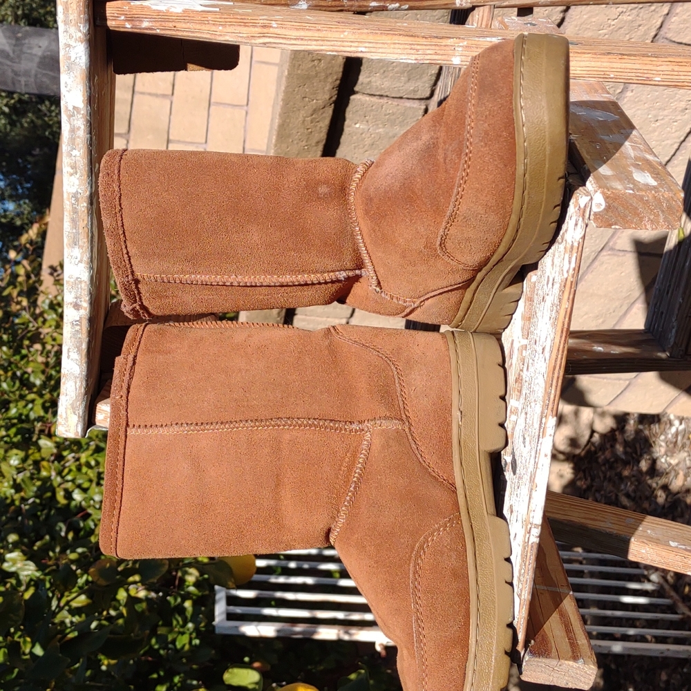 Sox Tab Suede Pull-On Ankle Boots w/Sherpa Lining 6